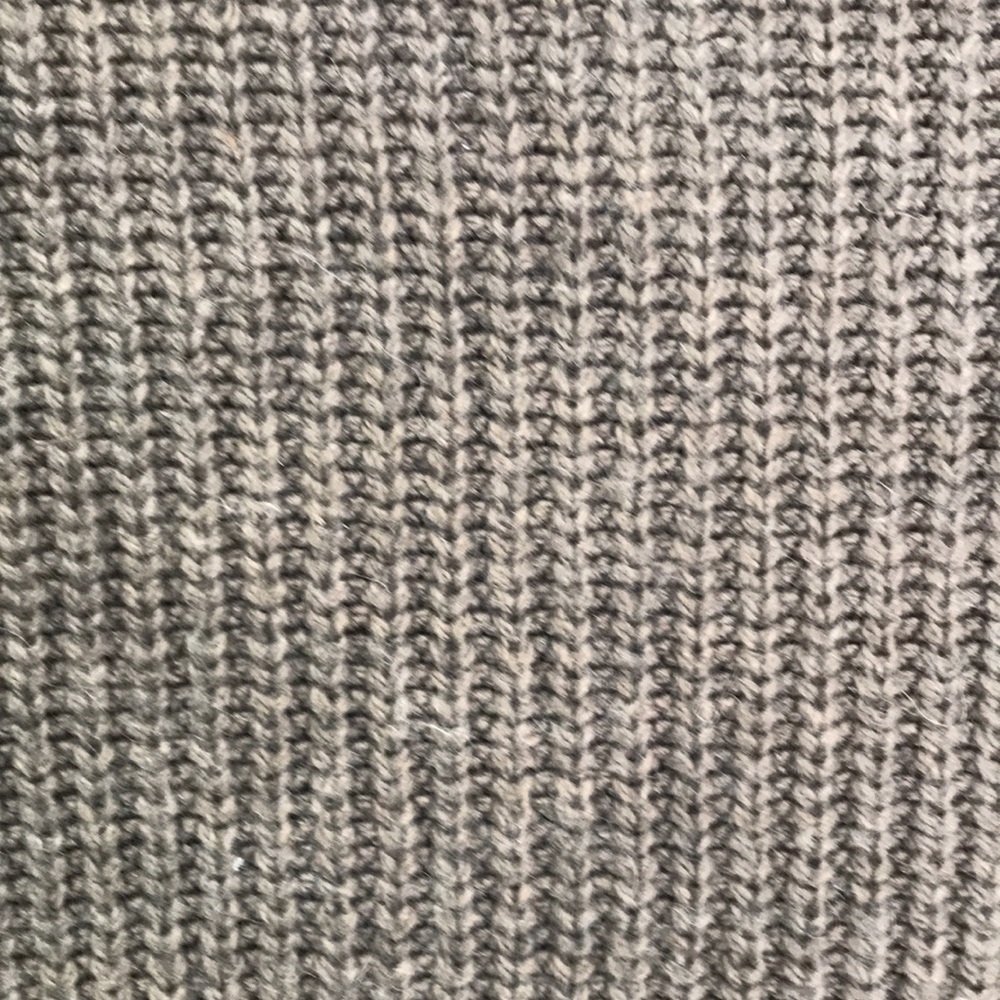 Brandy Melville Gray Crew Neck Sweater - Picture 4 of 5